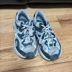 Nike Kids Sneakers in Light Gray and Dark Green